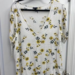 Womens Torrid White Floral Gauze Top Size 2 (18W-20W)